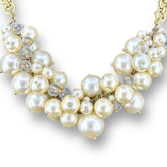Signed J Crew Gold Tone Faux Pearl Cluster Clear Lucite Beaded Statement Necklac - Picture 7 of 8